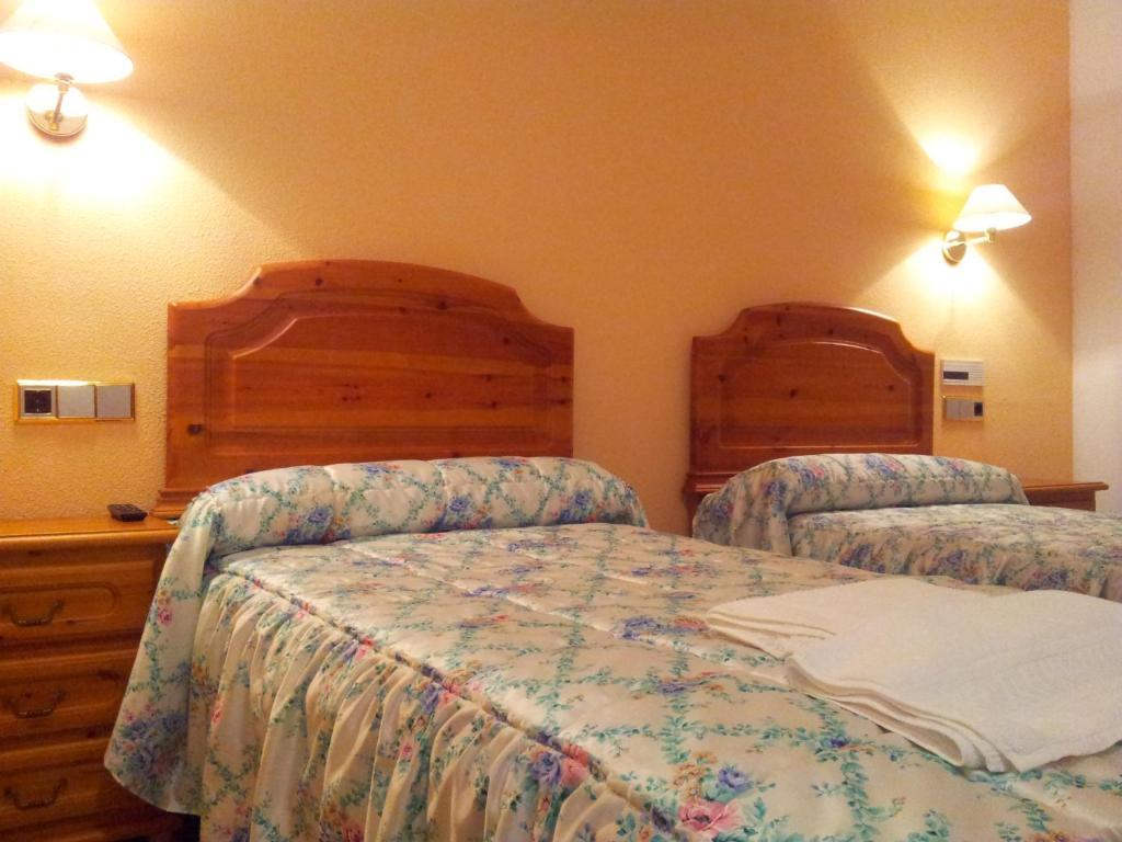 Hostal Casa Ramon Куинтанар де ла Сиера Екстериор снимка