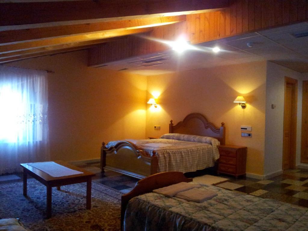 Hostal Casa Ramon Куинтанар де ла Сиера Екстериор снимка